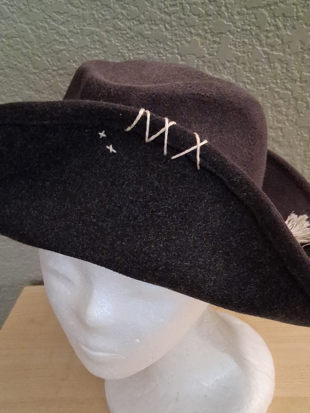 Pioneer Gold Miner Hat Costume - Picture 6 of 11